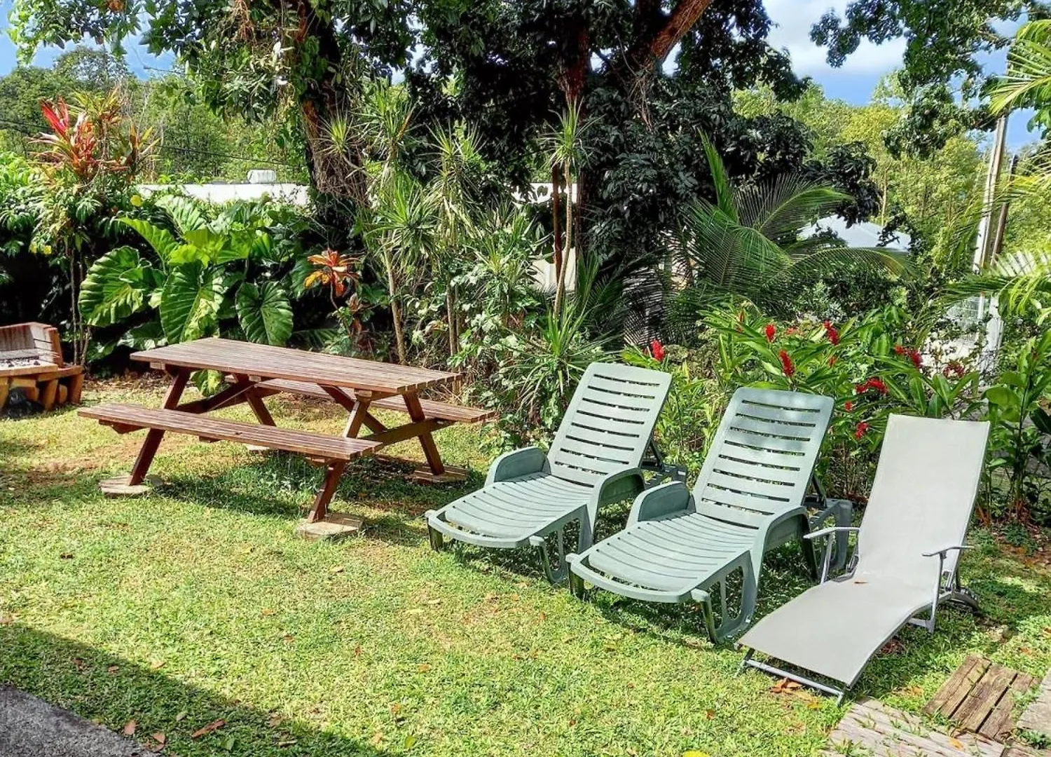 Bungalow Confortable A Deshaies Avec Vue Mer, Jardin Cloture